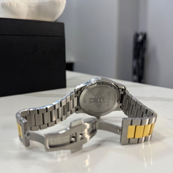 Gucci Quartz b timeless watch - Picture 5 of 11